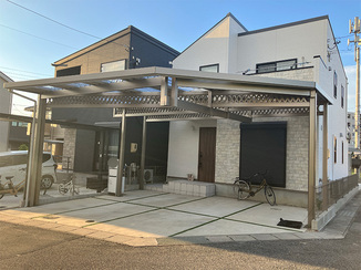 エクステリアリフォーム 台形型敷地に設置した機能的で明るい駐車場屋根